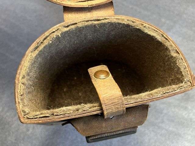 100) Excellent Original WW2 1939 Pattern Half Round Leather Binocular Case. Home Guard Etc — image 9