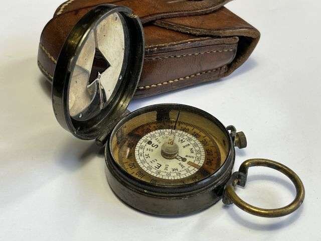 103) Excellent Original WW1 British Officers Verner's Pattern VIII Compass Dated 1918 & Leather Case — image 10