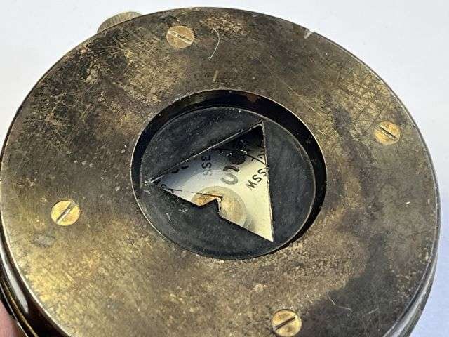103) Excellent Original WW1 British Officers Verner's Pattern VIII Compass Dated 1918 & Leather Case — image 2