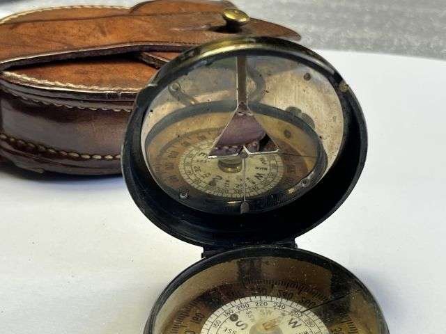 103) Excellent Original WW1 British Officers Verner's Pattern VIII Compass Dated 1918 & Leather Case — image 8