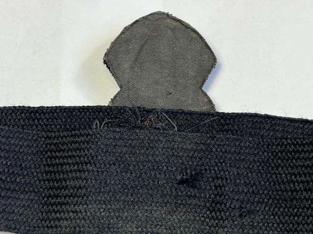 109) Good Original WW1 WW2 Royal Navy Petty Officers Cap Badge & Cap Band — image 2