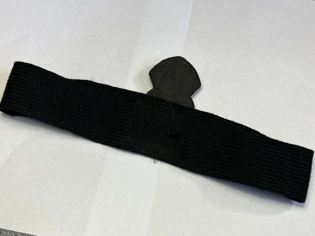 109) Good Original WW1 WW2 Royal Navy Petty Officers Cap Badge & Cap Band — image 3