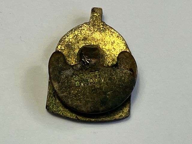 82) Good Original WW2 Home Guard Brass & Enamel Lapel Badge — image 3