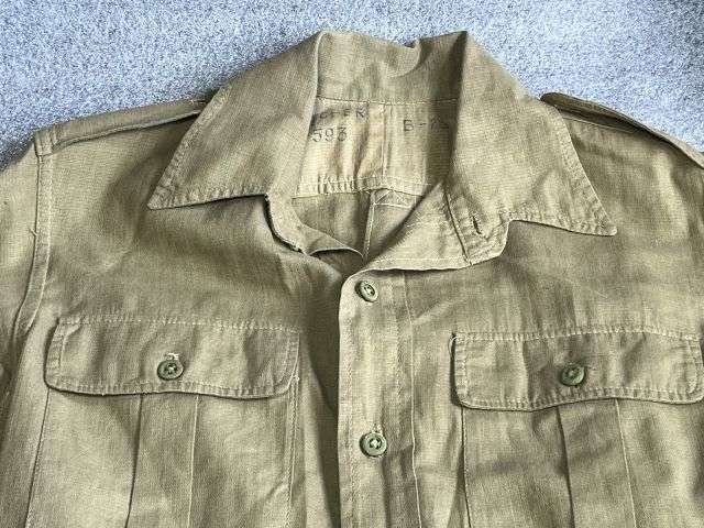 92) Lovely Clean Original WW2 Indian Made British Army Khaki Aertex Bush Jacket With ID & Dated 1942 Also His 1941 Dated Kitbag — image 11