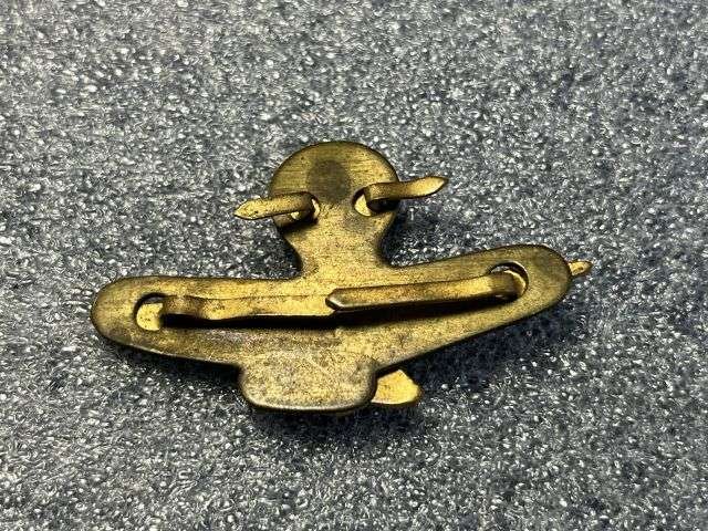 55) Excellent Original WW2 RAF Officers FS Cap 2 Part Cap Badge & Backing Plate — image 2