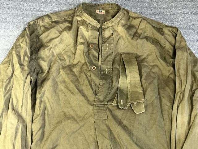 24) Good Original WW2 British Army Officers Green Cotton Collarless Overhead Shirt — image 10