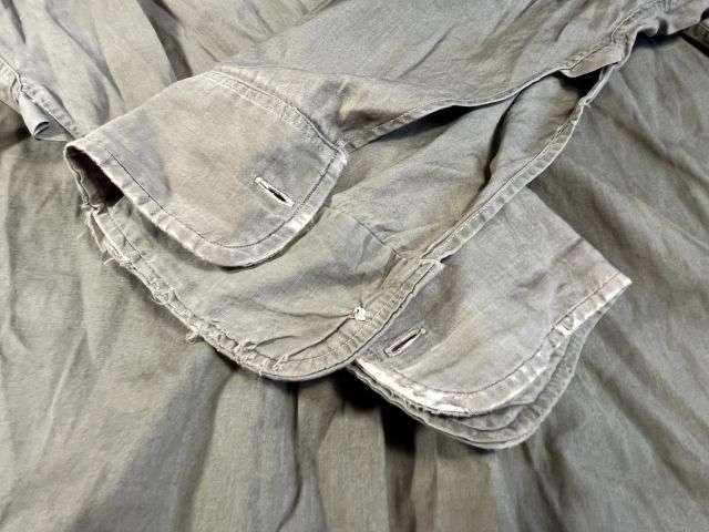 24) Good Original WW2 British Army Officers Green Cotton Collarless Overhead Shirt — image 8