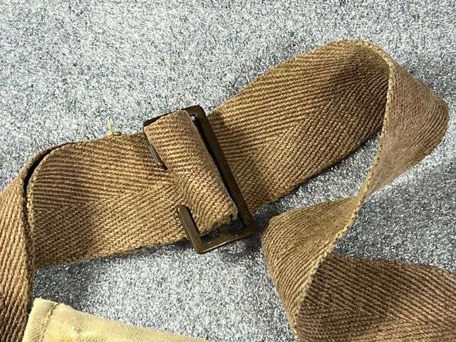 32) Nice Original Early WW2 Official Issue ARP Respirator Haversack Dated 1940 — image 2