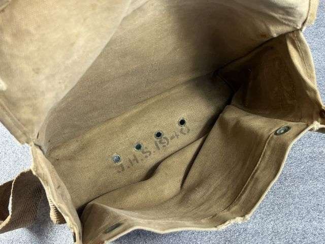 32) Nice Original Early WW2 Official Issue ARP Respirator Haversack Dated 1940 — image 5