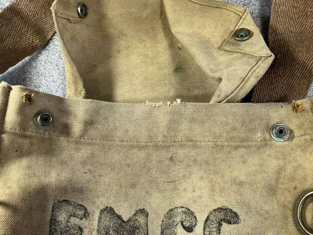 32) Nice Original Early WW2 Official Issue ARP Respirator Haversack Dated 1940 — image 7