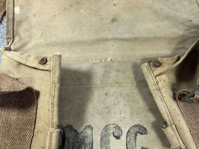 32) Nice Original Early WW2 Official Issue ARP Respirator Haversack Dated 1940 — image 8