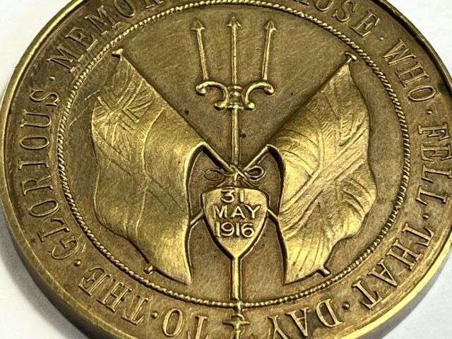 15) Excellent Original WW1 Bronze Medallion The Battle of Jutland To The Glorious Memory of Those Who Fell That Day 31st May 1916 — image 5