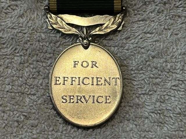 23) Lovely Original Full Size GRVI Territorial Efficiency Medal Named 550711 Pte J.D.Leach Royal Hampshire Regiment — image 3