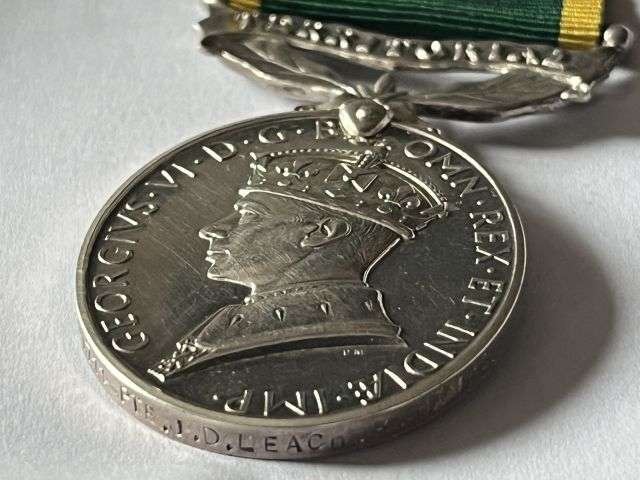 23) Lovely Original Full Size GRVI Territorial Efficiency Medal Named 550711 Pte J.D.Leach Royal Hampshire Regiment — image 5