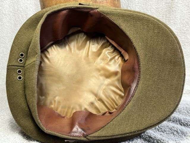 89) Excellent Original WW2 British Army Officers Peaked Cap — image 3