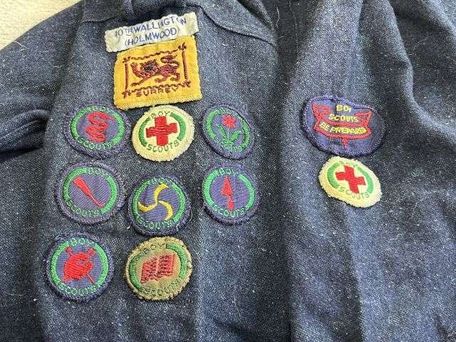 92) Excellent Original 1930s – WW2 Boy Scouts Uniform Shirt 10th Wallington (Holmwood) Surrey Boy Scout Group With 15 Badges — image 12