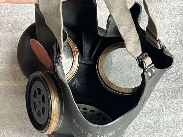 105) Excellent Original British Army MK6 Lightweight Respirator & Haversack 1950s — image 3