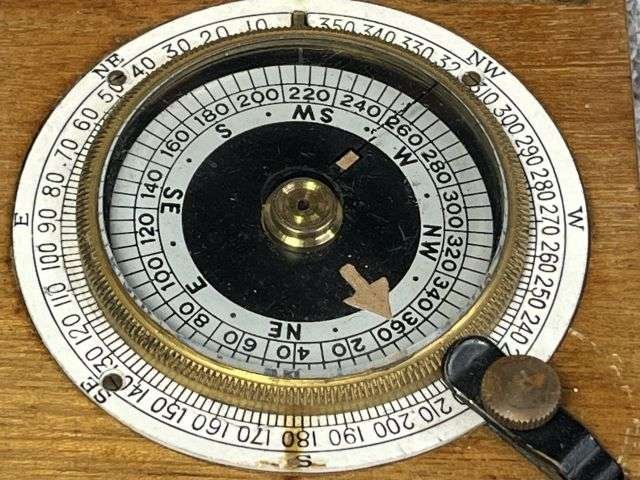 74) Nice Original WW1 British Officers Wooden Bodied Marching Compass Dated 1918 — image 3