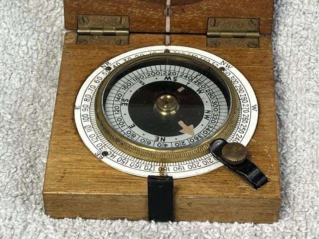 74) Nice Original WW1 British Officers Wooden Bodied Marching Compass Dated 1918 — image 4