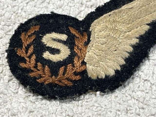 83) Excellent Original Early RAF Uniform Removed Padded Signaller Brevet — image 2