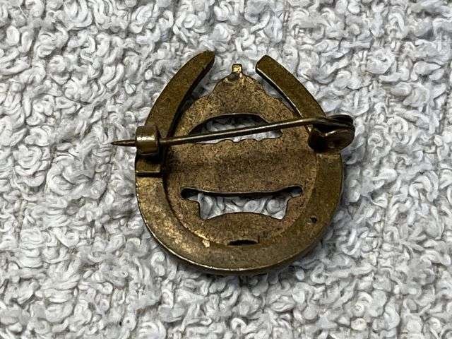 86) Good Original WW2 Pin Back Sweetheart Brooch To The Royal Tank Regiment — image 2
