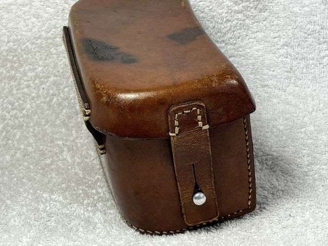 38) Excellent Original WW2 German Military Issue Medics Pouch In Brown Leather Dated 1940 — image 6