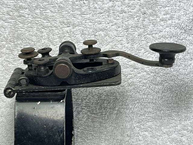 40) Excellent Original WW2 US Military J-37 Morse Key On J-45 Leg Clamp For Use in Tanks, Aircraft, Vehicles Etc — image 10