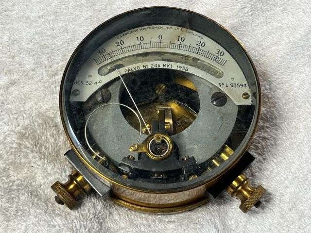 16) Lovely Original British Army Galvanometer No24A MkI & Leather Case Dated 1938 — image 10