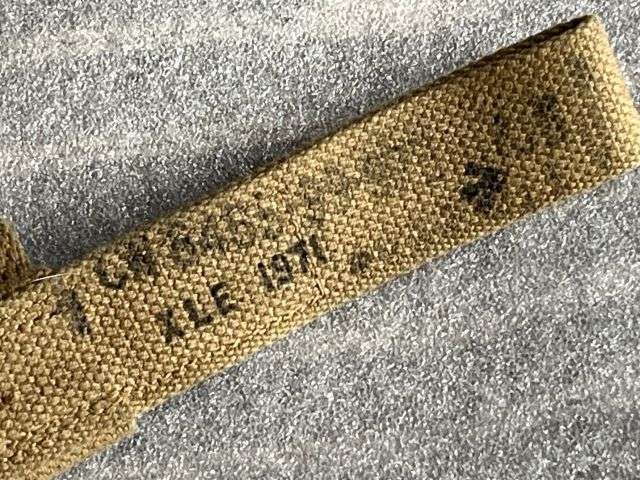 109) Good Original 37 Pattern British P37 Bayonet Frog Dated 1971 — image 2