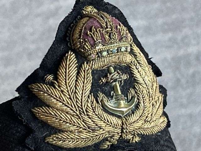 115) Excellent original WW1 WW2 Royal Navy Officers Bullion Cap Badge & Cap Band — image 2