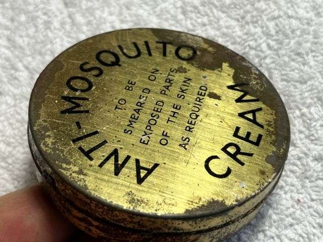 5) Excellent Original WW2 RAF & British Army Issue Anti-Mosquito Cream Tin & Contents — image 4