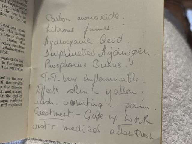 67) Near Mint Original WW2 ARP Handbook No2 First Aid For Gas Casualties 1938 — image 3