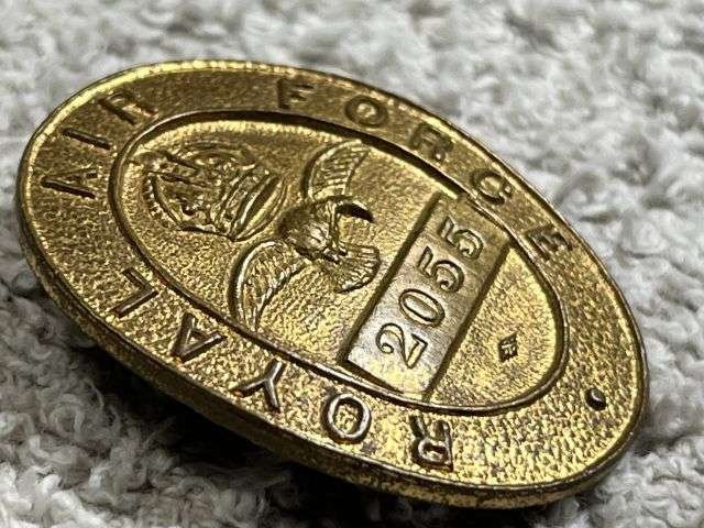 27) Excellent Original WW2 RAF War Workers J.R.Gaunt Brass Oval Lapel Badge — image 4