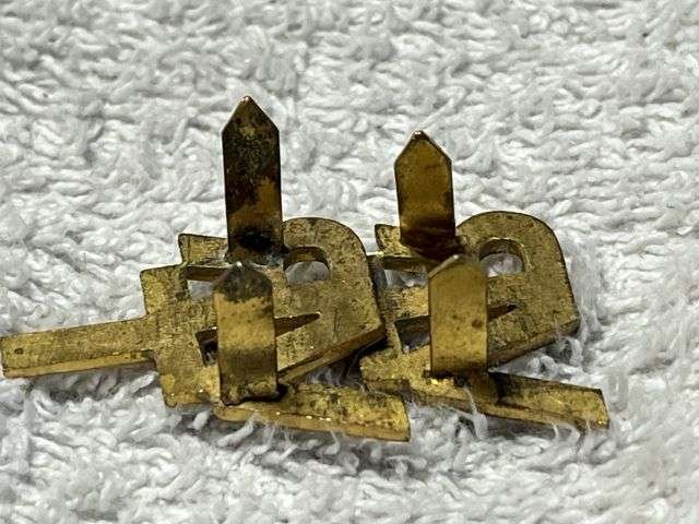 112) Good Original WW2 RAF Voluntary Reserve Training VRT Brass Collar Badge Pair — image 2