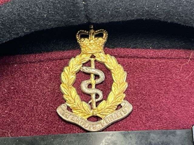 127) Excellent Original 1950s RAMC Officers Peaked Cap With Badge. — image 10