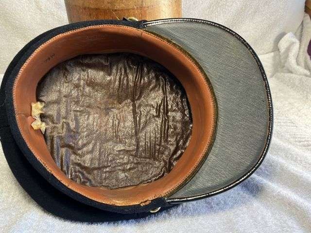 127) Excellent Original 1950s RAMC Officers Peaked Cap With Badge. — image 3