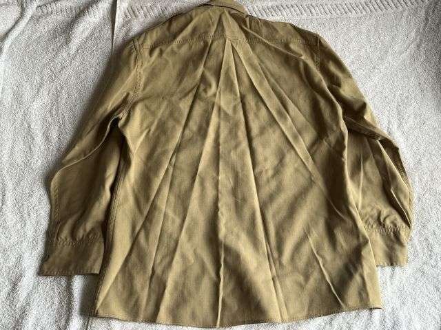 116) Original WW2 Era US Army Officers Khaki Cotton Shirt With USAAF Insignia — image 2
