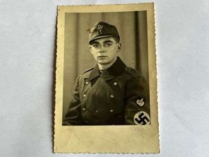 161) Original WW2 German Portrait Photograph of Young RAD Soldier
