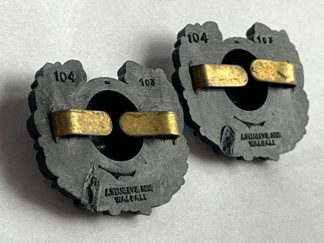 Mint Original WW2 Royal Marines Bakelite Economy Collar Dog Pair — image 3