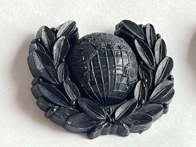 Mint Original WW2 Royal Marines Bakelite Economy Collar Dog Pair — image 5