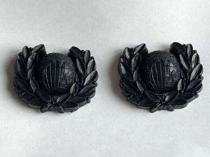 Mint Original WW2 Royal Marines Bakelite Economy Collar Dog Pair