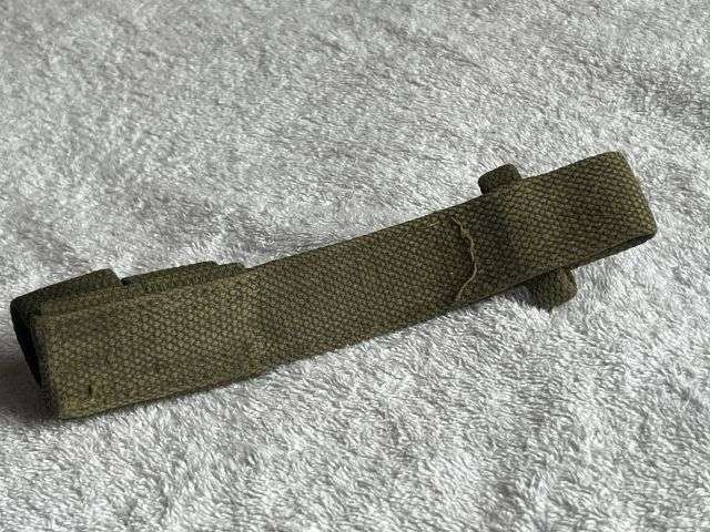 124) Good Original WW2 Era British 1937 Pattern Webbing Bayonet Frog — image 2