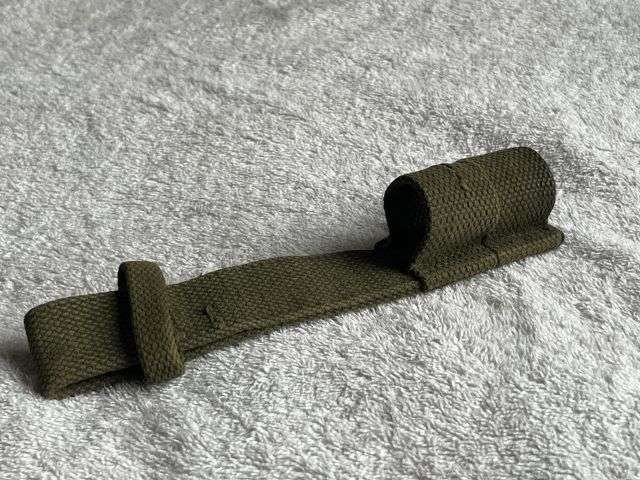 124) Good Original WW2 Era British 1937 Pattern Webbing Bayonet Frog — image 4