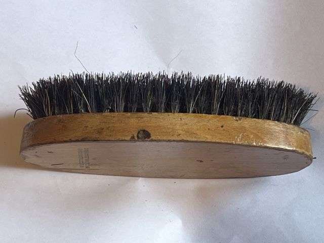 67) Good Original WW2 British Army Issue Hairbrush Dated 1942 — image 4