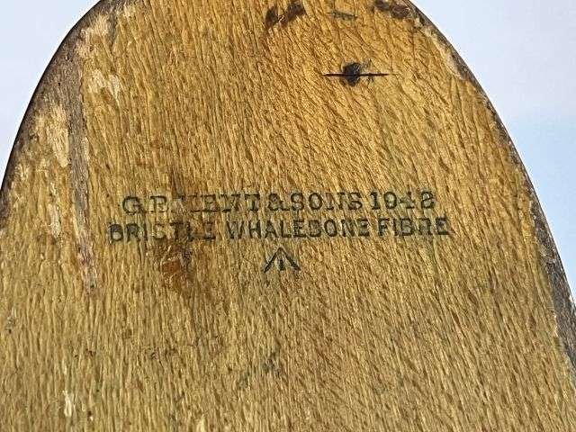 67) Good Original WW2 British Army Issue Hairbrush Dated 1942 — image 6