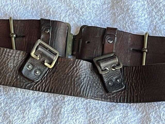 52) Excellent Original WW2 Home Guard 1939 Pattern Leather Waist Belt Dated 1940 — image 4