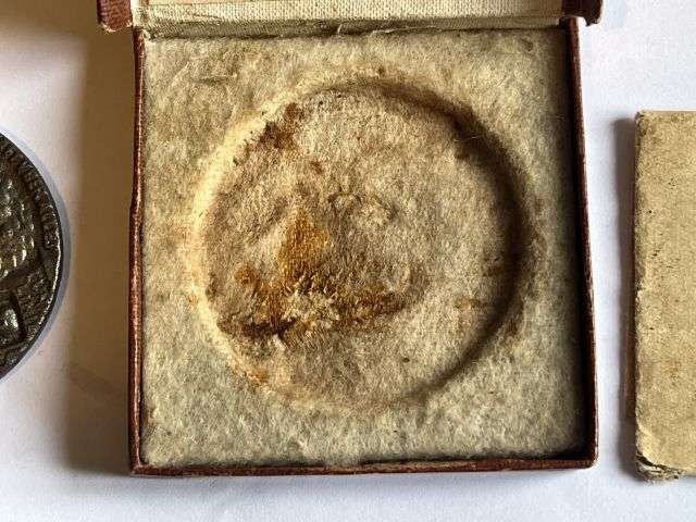 57) Excellent WW1 RMS Lusitania Propaganda Medal In Original Box with Original Certificate — image 11