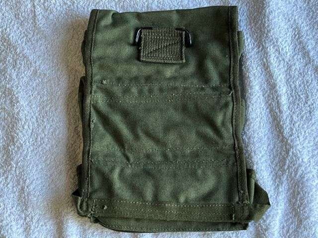 31) Original Mint Unissued WW2 US Army 3 Pocket Grenade Pouch Dated 1945 — image 2