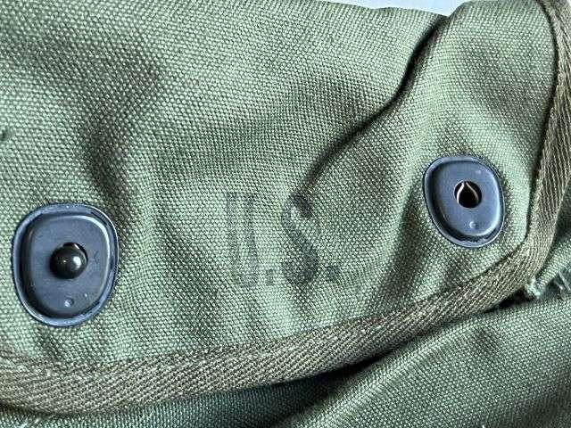 31) Original Mint Unissued WW2 US Army 3 Pocket Grenade Pouch Dated 1945 — image 5