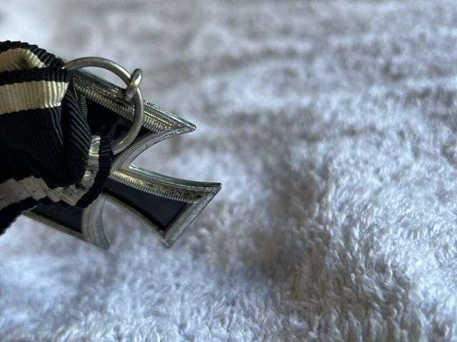 23) Excellent Original WW1 German Army 2nd Class Iron Cross & Ribbon — image 4